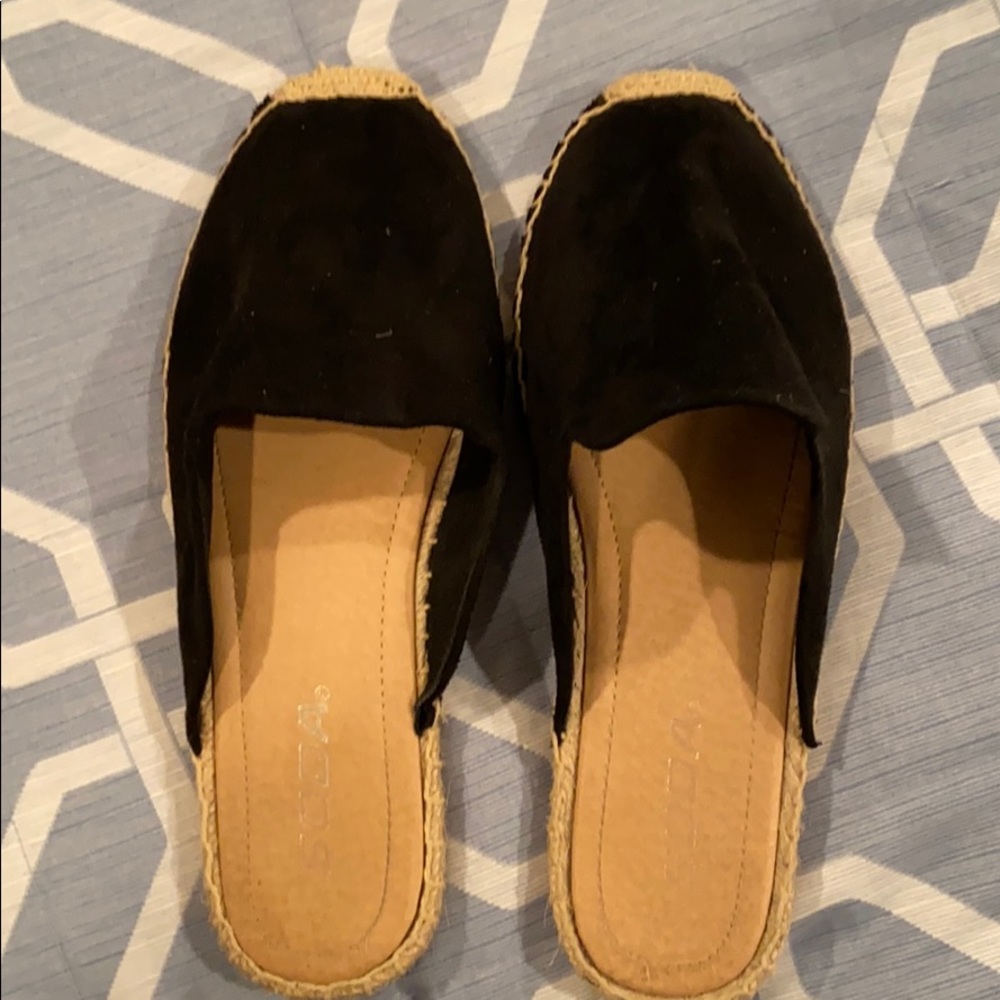 Super cute, everyday slides.